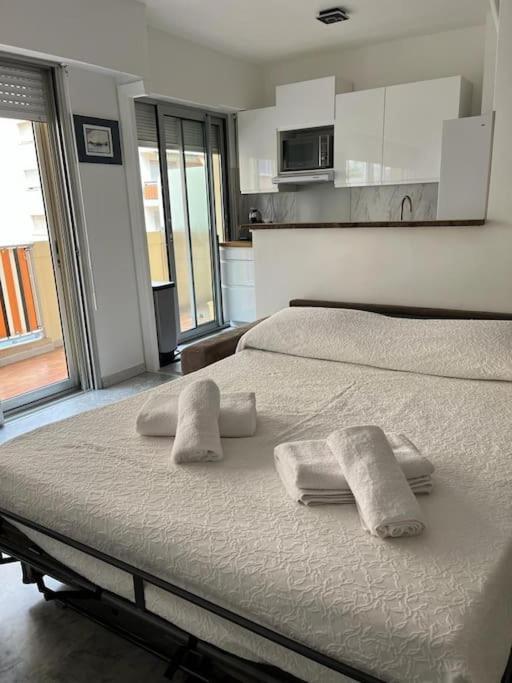Studio Entre Plages Et Monaco Climatise Parking 罗克布吕讷-卡普马丹 外观 照片